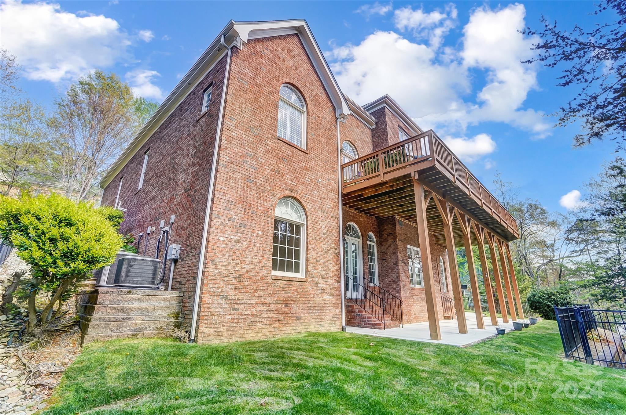 Lake Shore - Residential