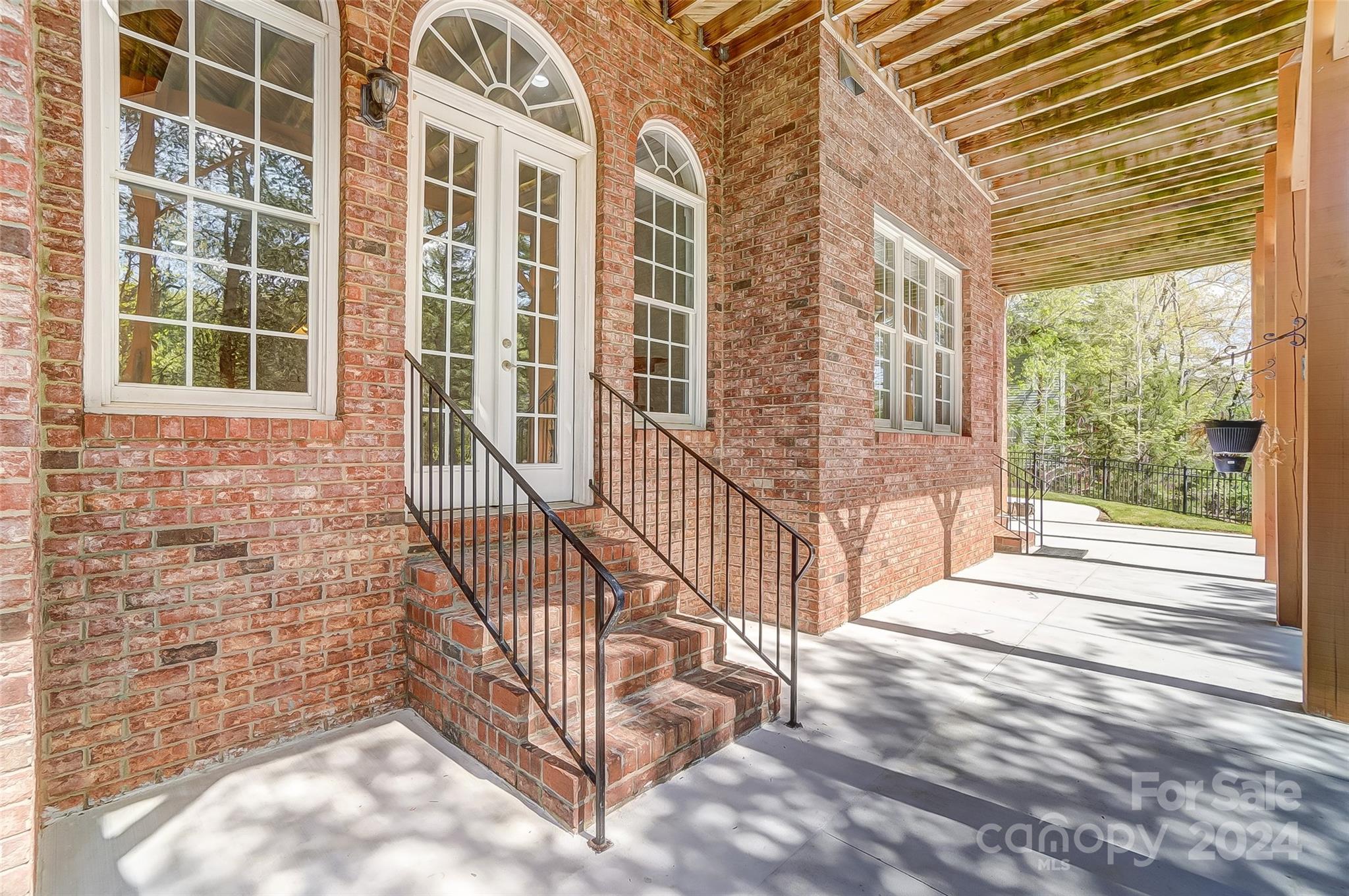 Lake Shore - Residential