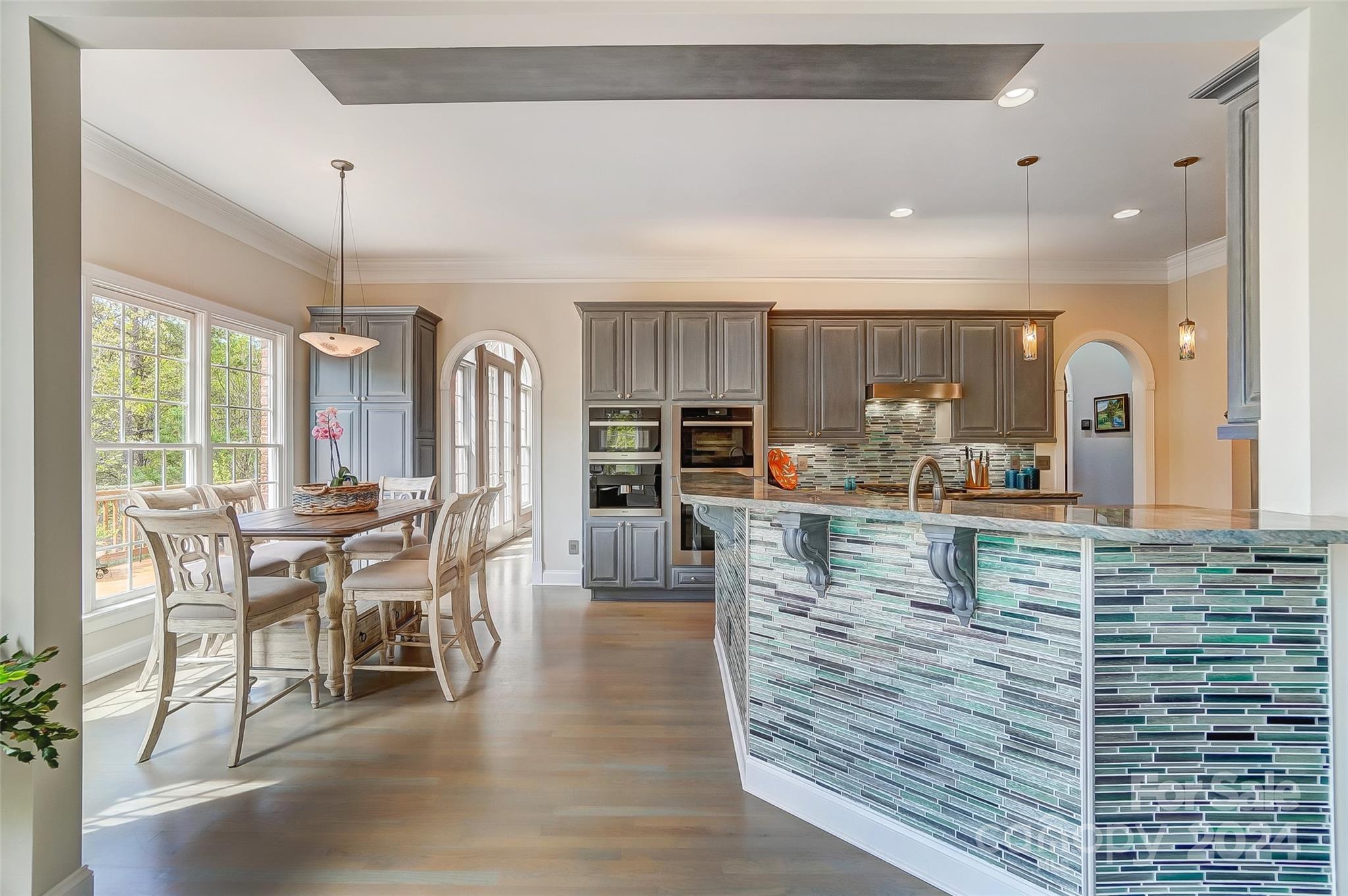 Lake Shore - Residential