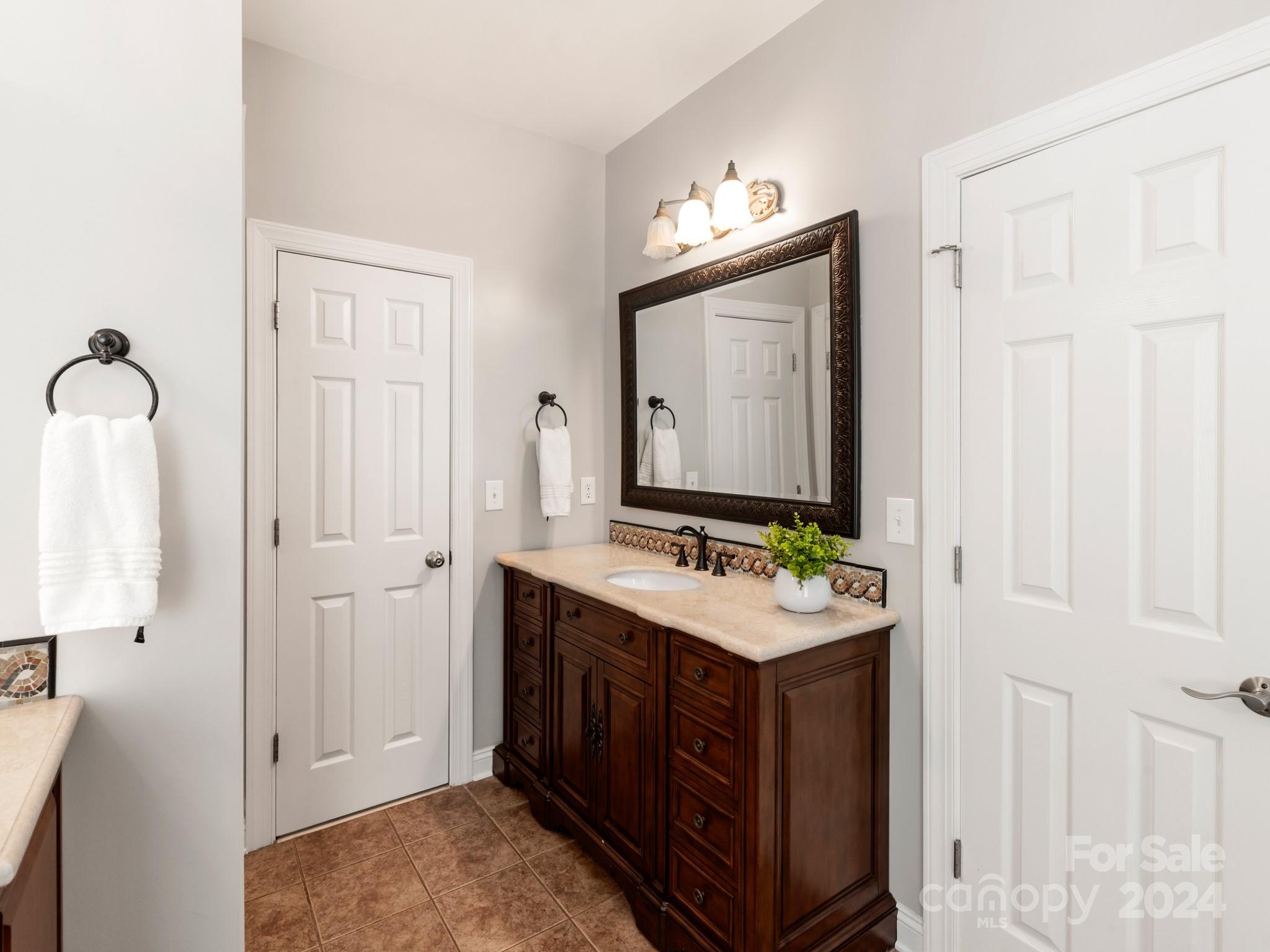 Lake Shore - Residential