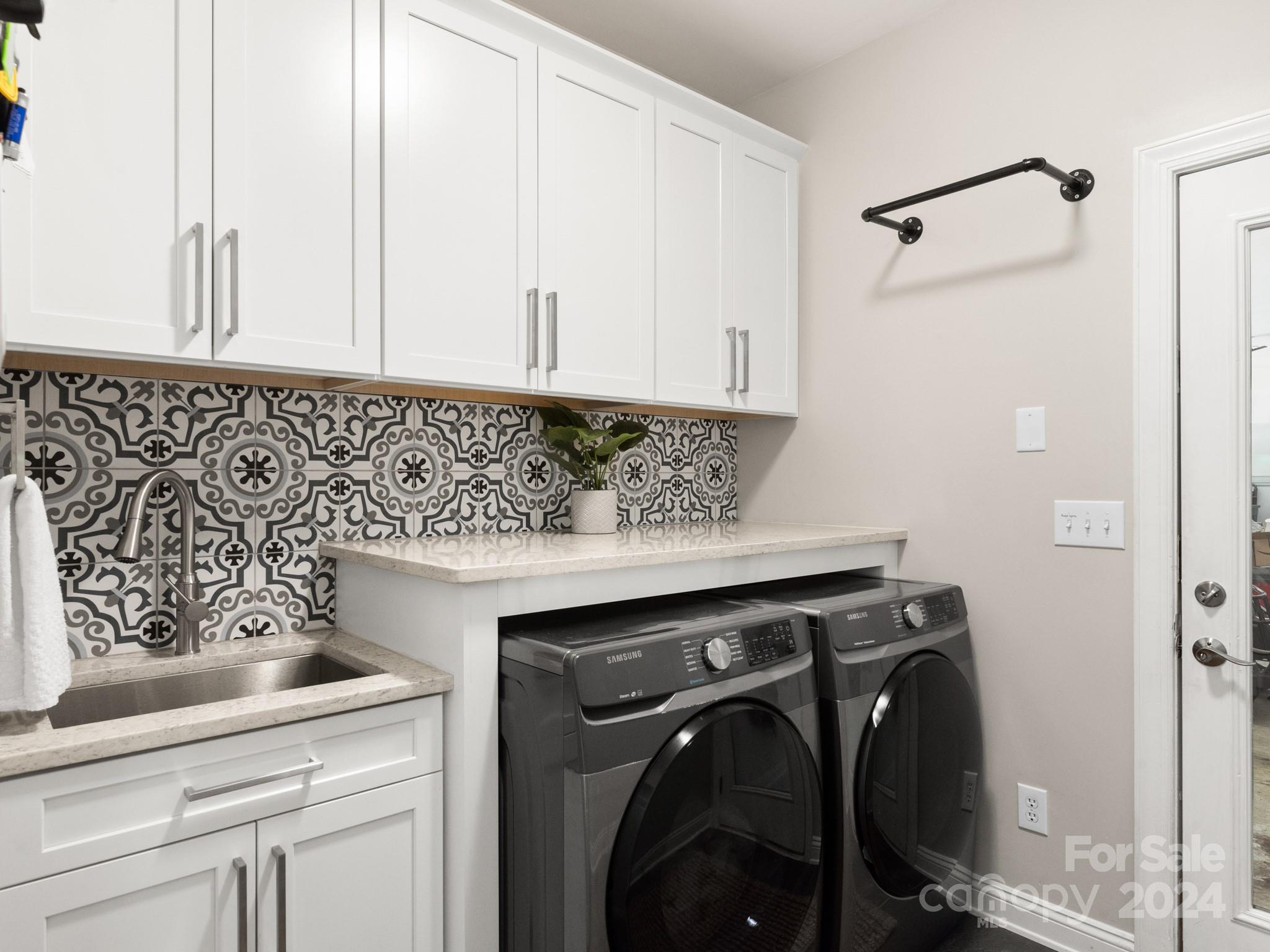 Lake Shore - Residential