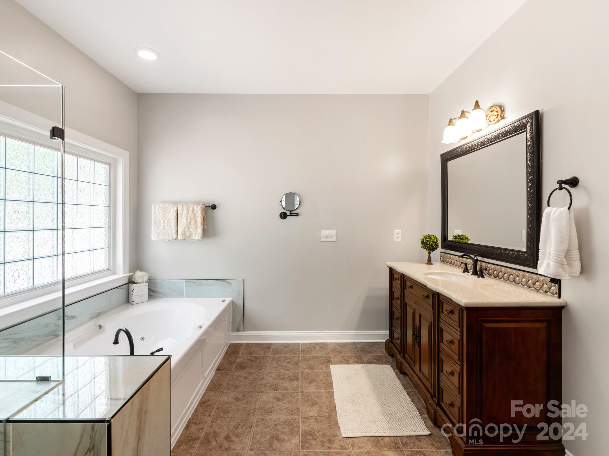 Lake Shore - Residential