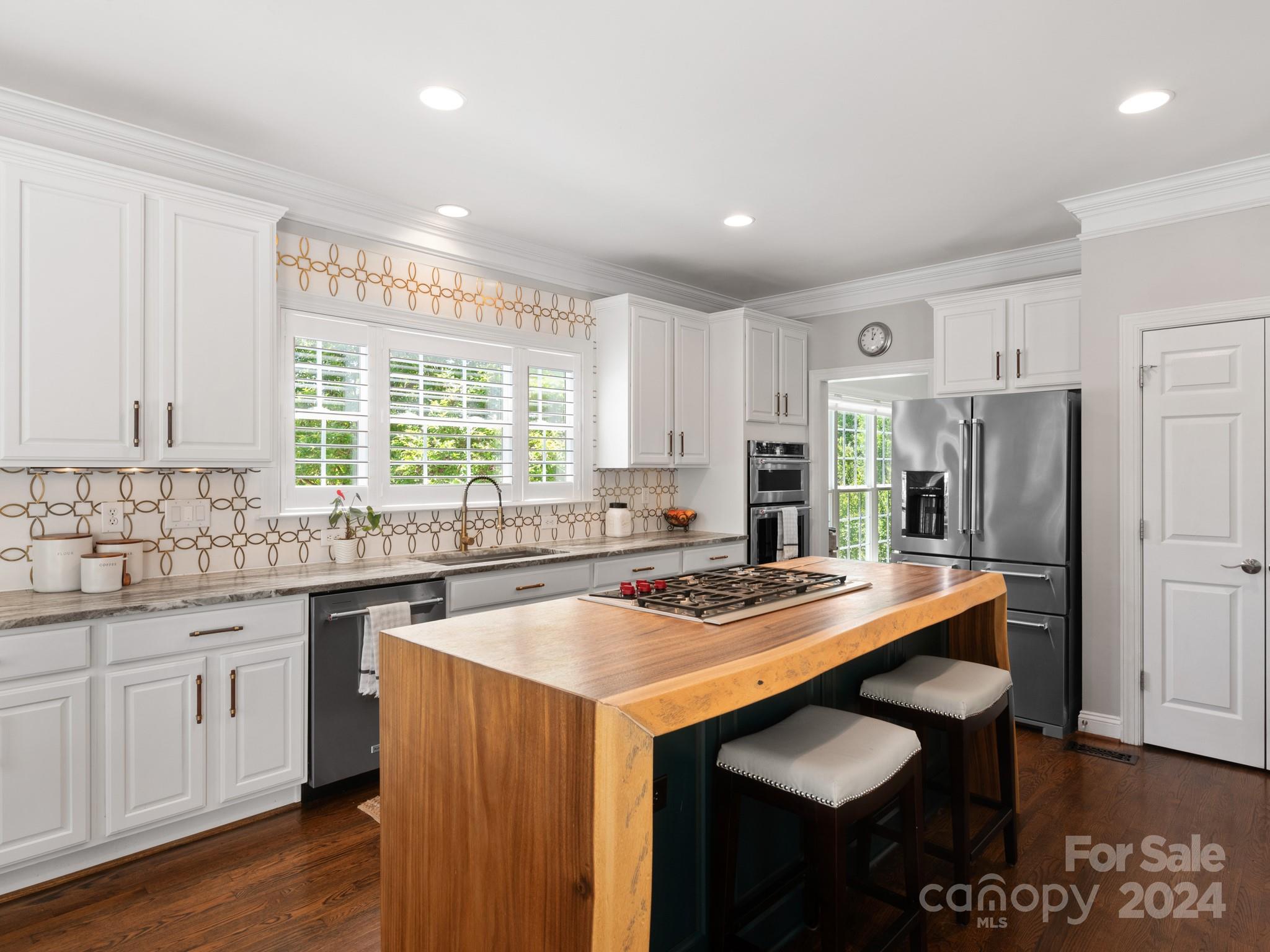 Lake Shore - Residential