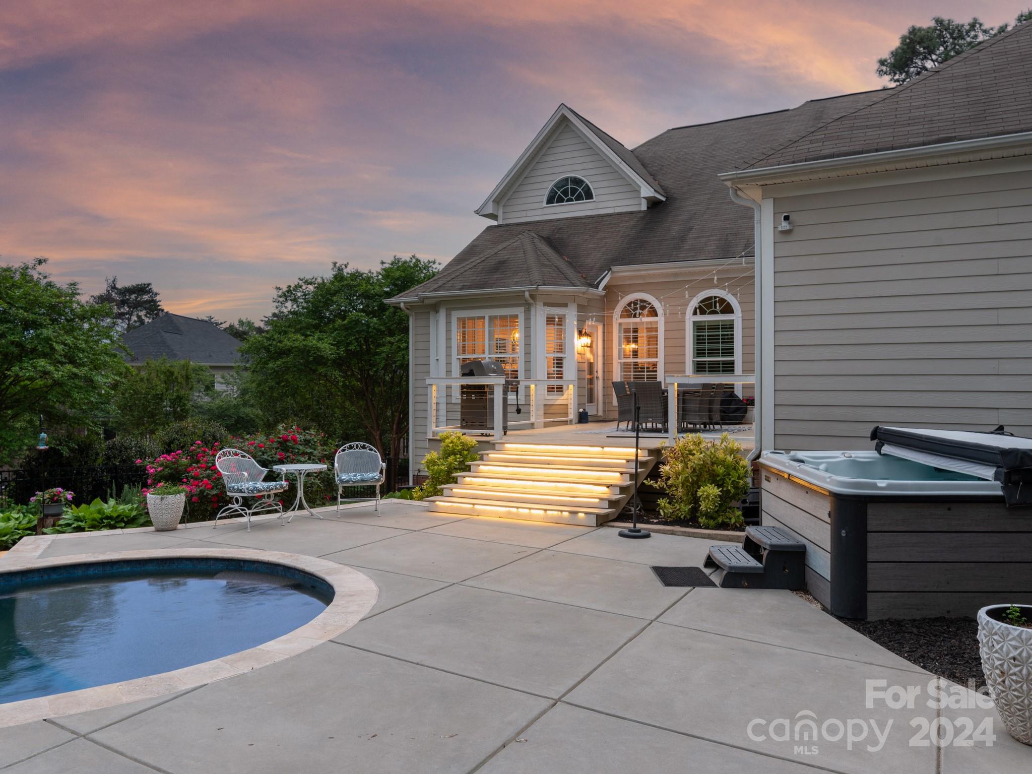 Lake Shore - Residential