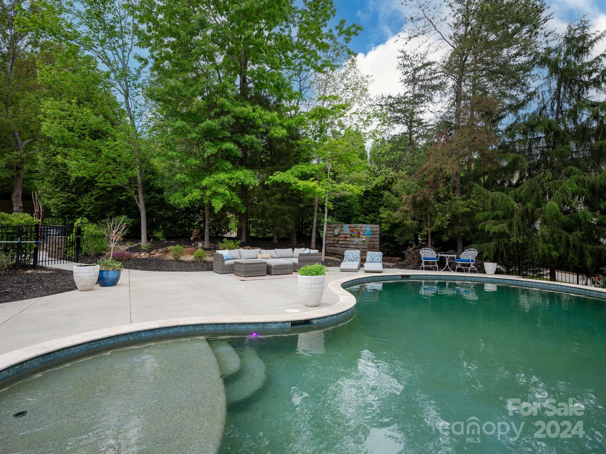 Lake Shore - Residential