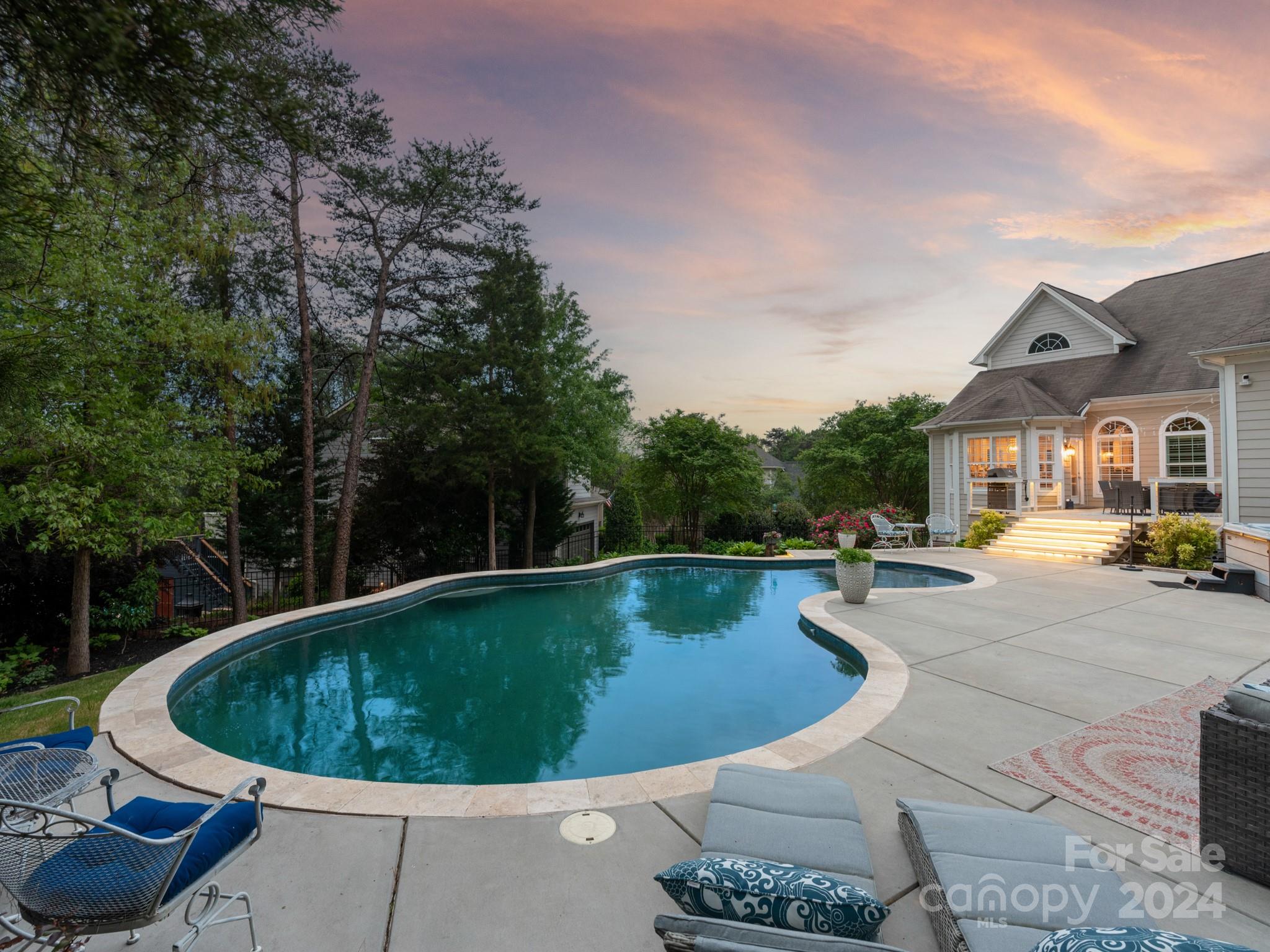 Lake Shore - Residential