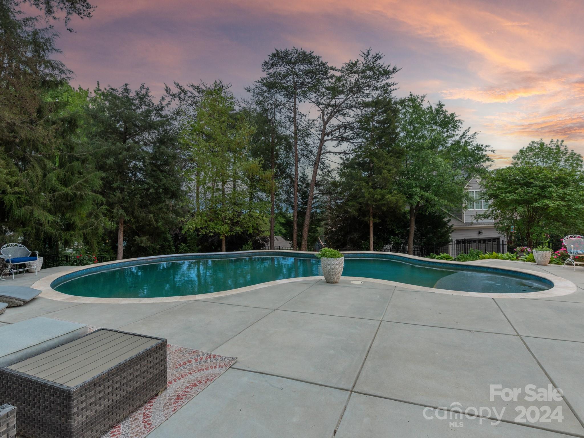 Lake Shore - Residential