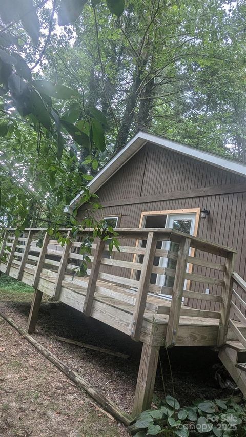 Photo of 521 Lake Falls Road, Hendersonville, NC 28739 (MLS # 4237136)