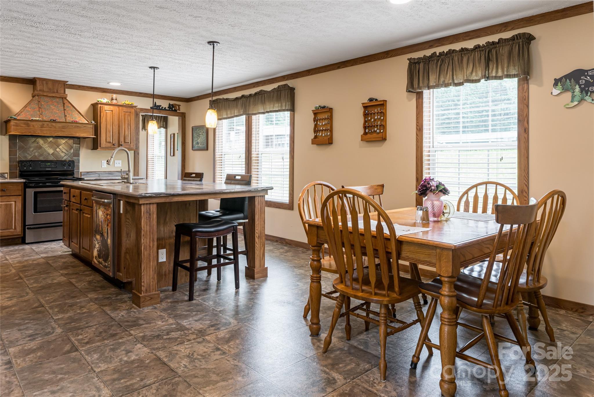 78 Hillcrest Drive