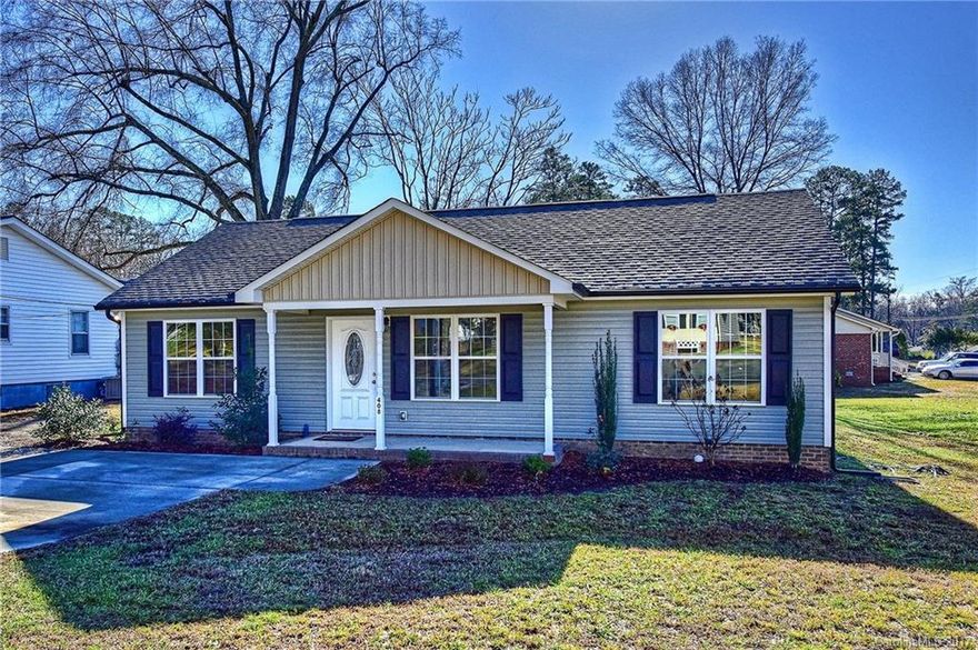 This home is move in ready. Very well maintained, open floor plan with deck in back for entertaining. Level lot, nicely landscaped. Just a short distance from Concord Mills and Speedway area.