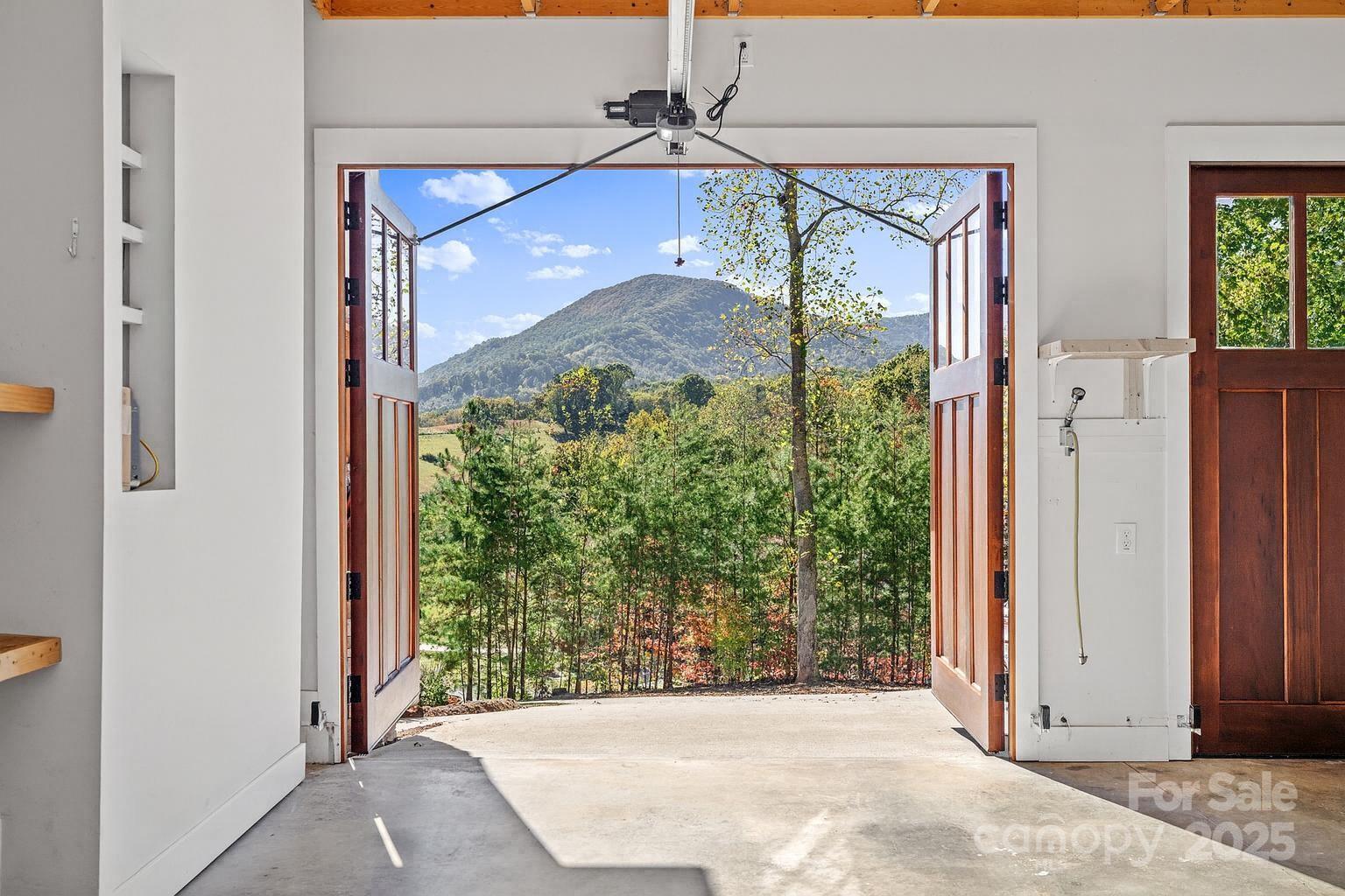 9 Oak Mountain Drive
