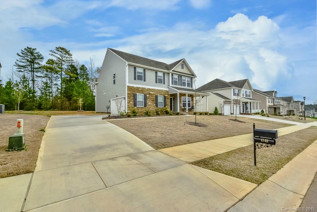 Ellis Pond - Residential