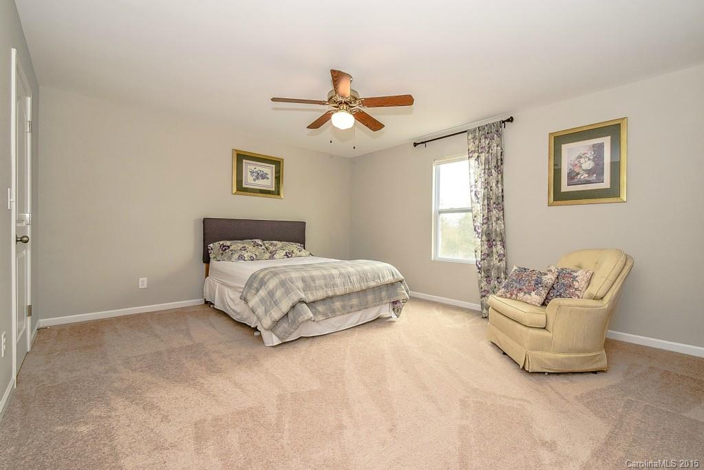 Ellis Pond - Residential