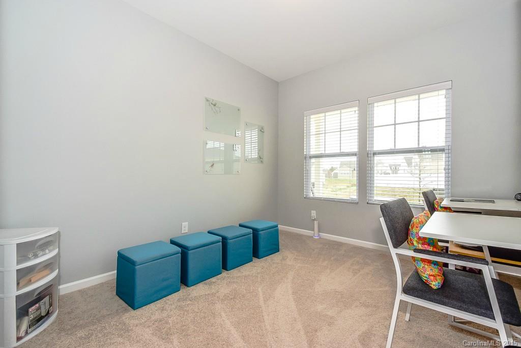 Ellis Pond - Residential