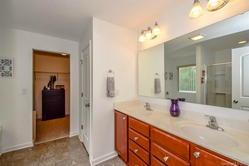 Ellis Pond - Residential