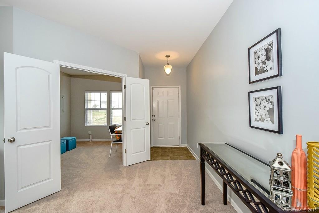 Ellis Pond - Residential