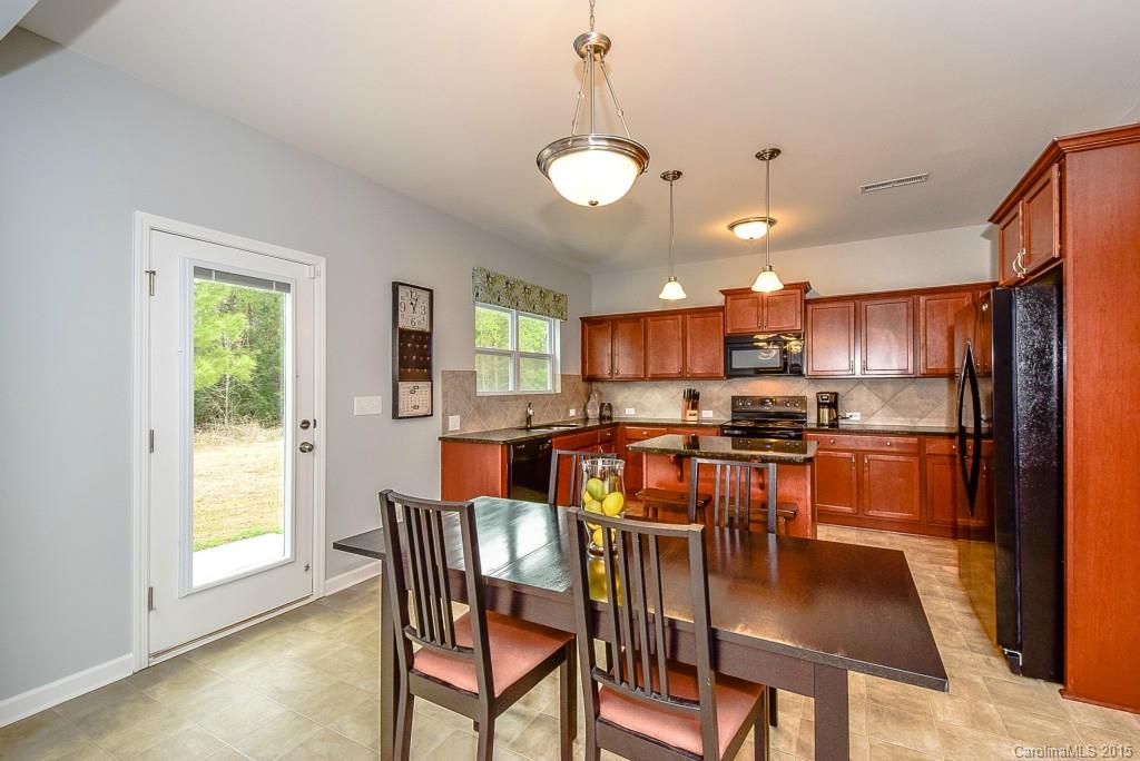 Ellis Pond - Residential