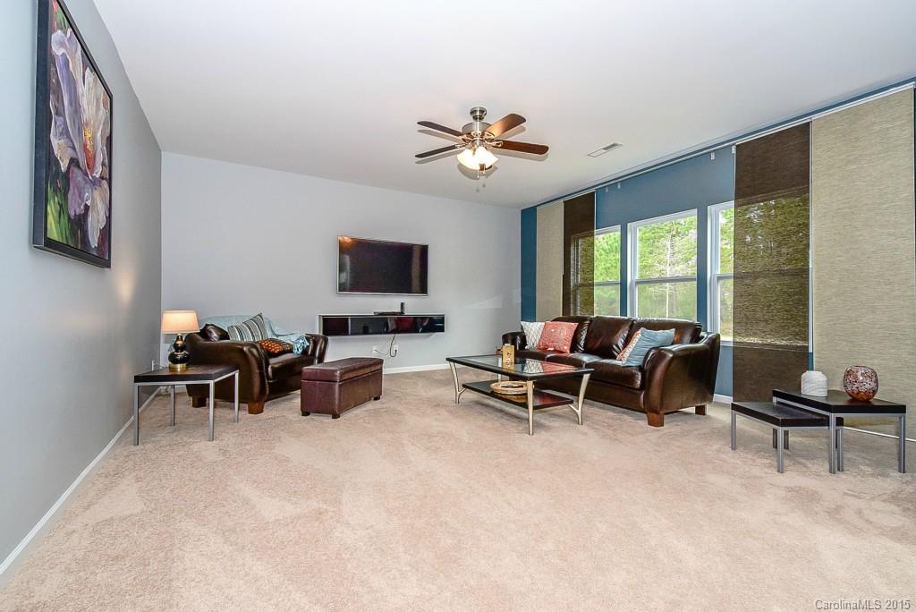 Ellis Pond - Residential