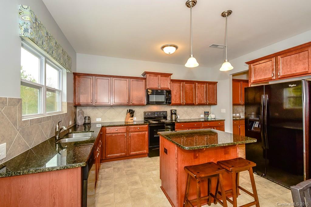 Ellis Pond - Residential