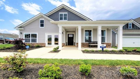 33 Silverthorne Court Hendersonville NC 28792