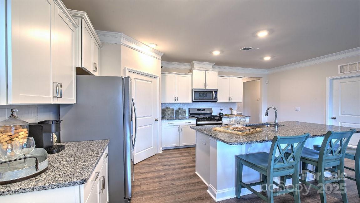 33 Silverthorne Court
