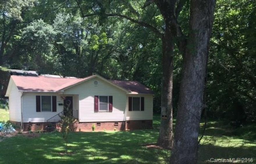 Nice updated 3 Bedroom and 2 Bath home with open floorplan, spacious kitchen, master bedroom with private bath, home has new flooring in kitchen, living room and hallway, new countertops in kitchen and bathroom, convenient to downtown area. $115,000