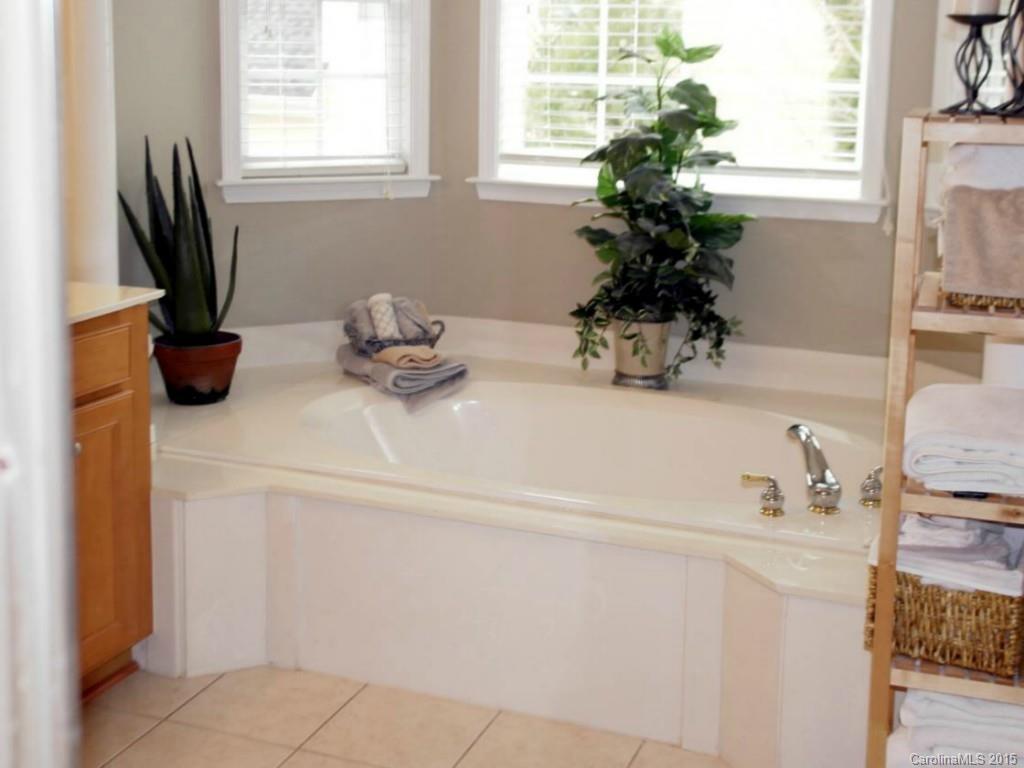 Lake Shore - Residential