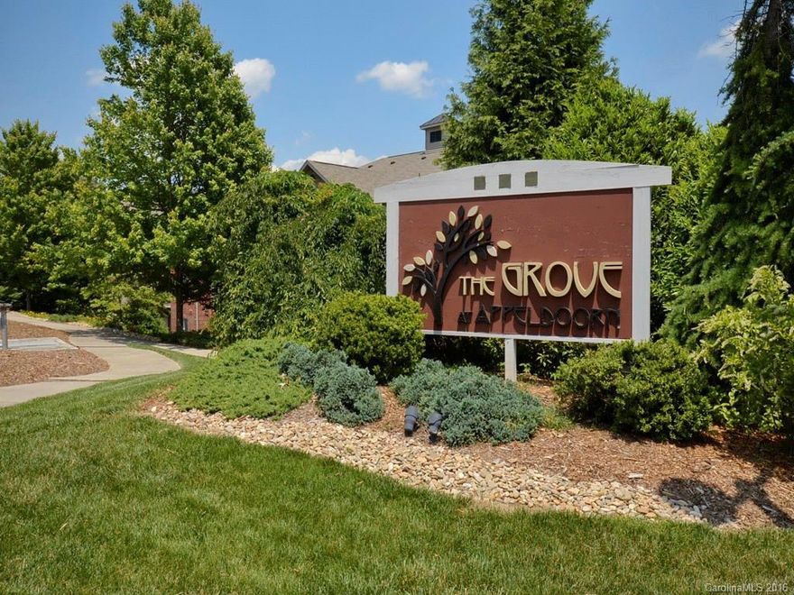 Immaculate 1st level corner unit with newer laminate flooring and stainless appliances. Open floor plan w/ breakfast bar, lots of kitchen cabinets, dining area, laundry in unit. Nice size master bedroom with large walk-in closet. Storage area off the patio. Well cared for and ready for buyer seeking easy living. Pet Friendly!