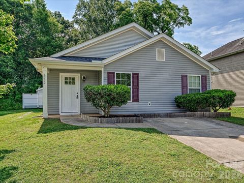 Photo of 6302 Summerour Place, Charlotte, NC 28214 (MLS # 4381662)