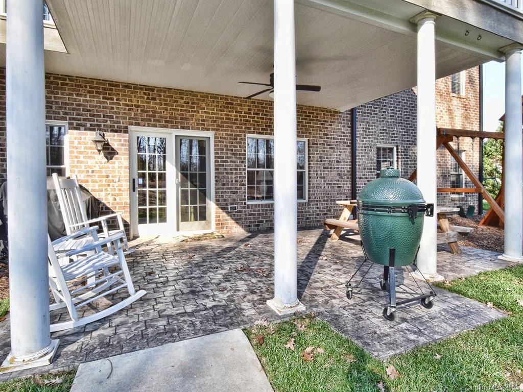 Whispering Winds - Residential