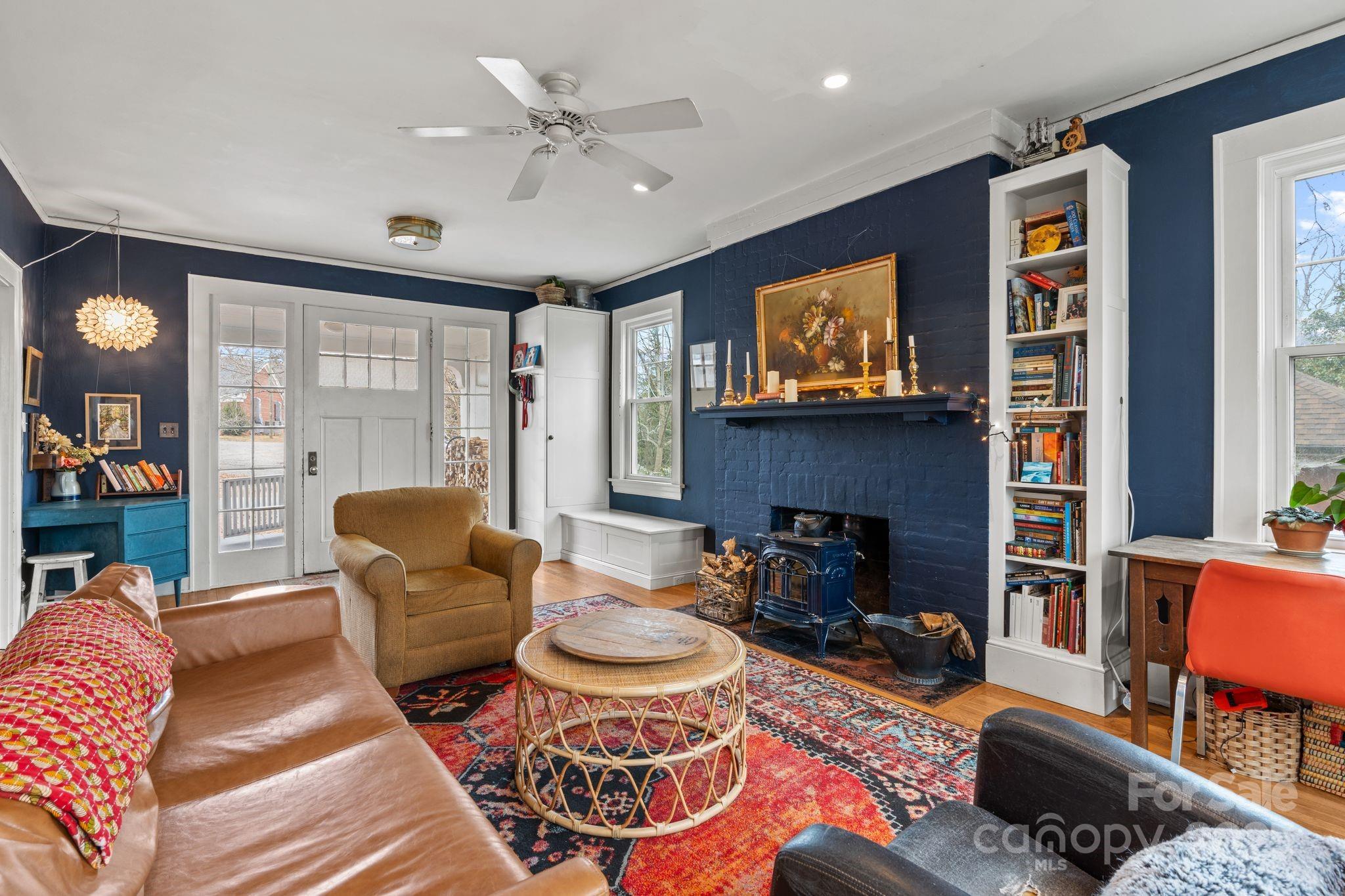 5 Chiles Avenue