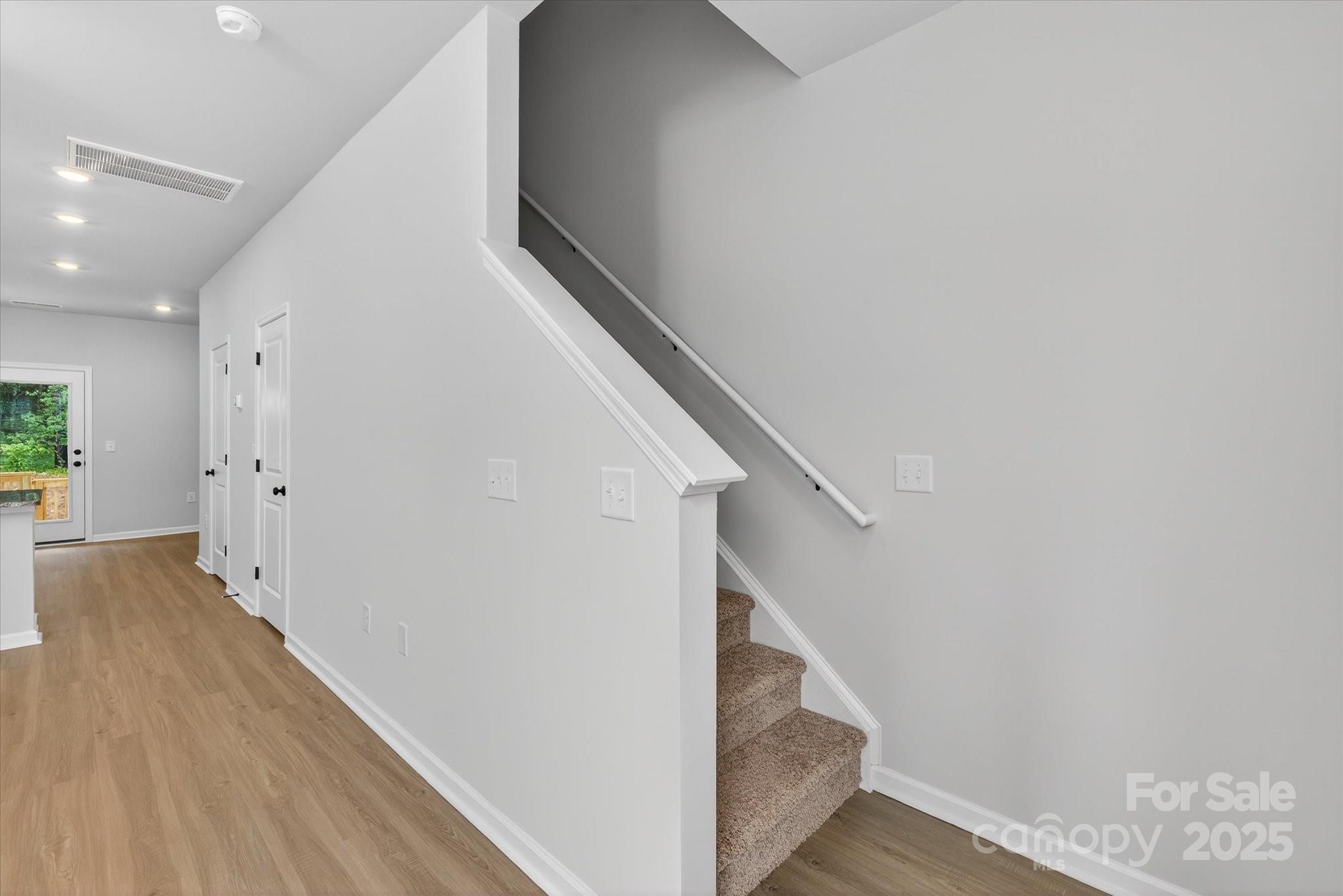 1286 Principal Featherstone Avenue