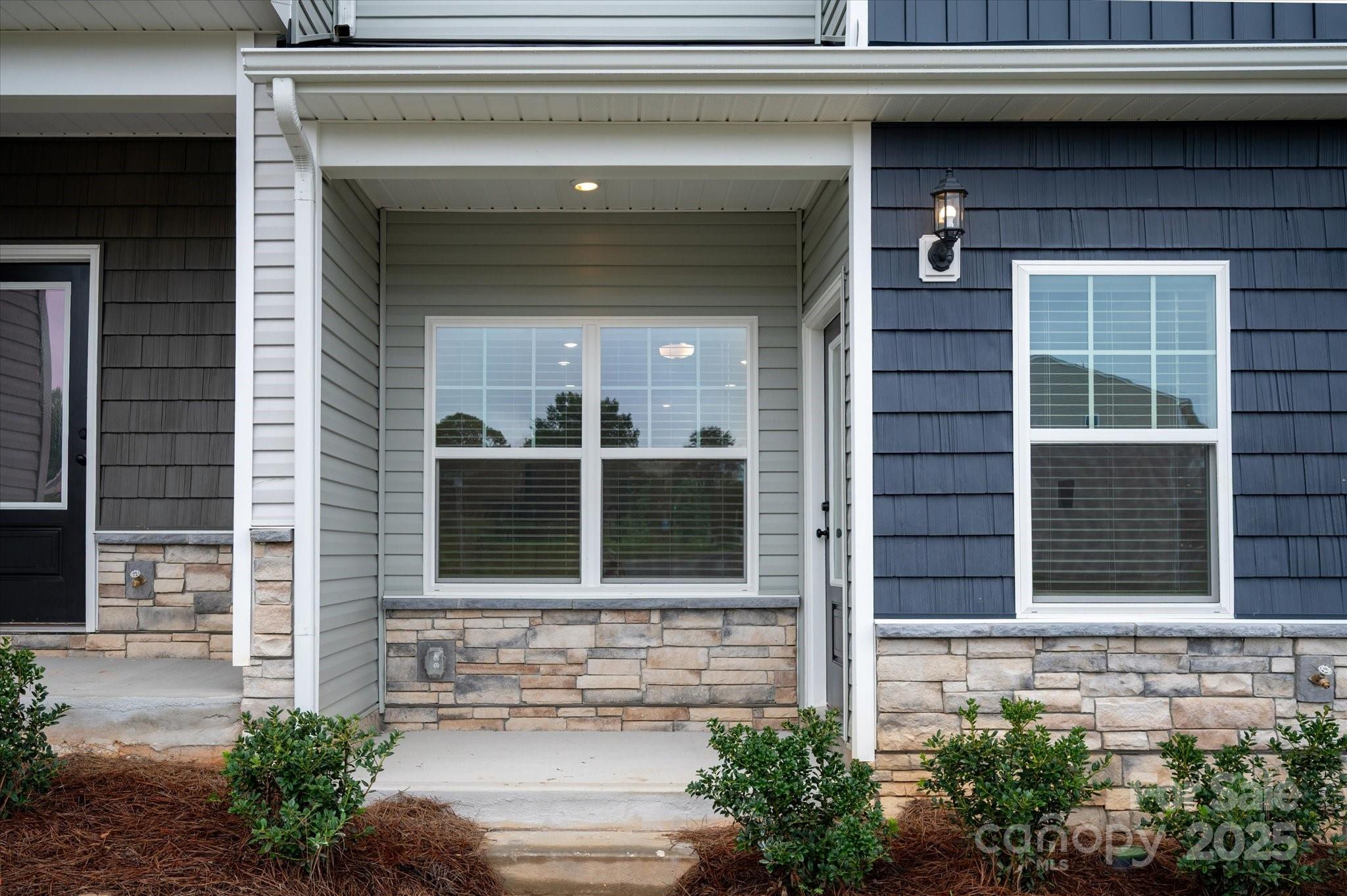 1286 Principal Featherstone Avenue