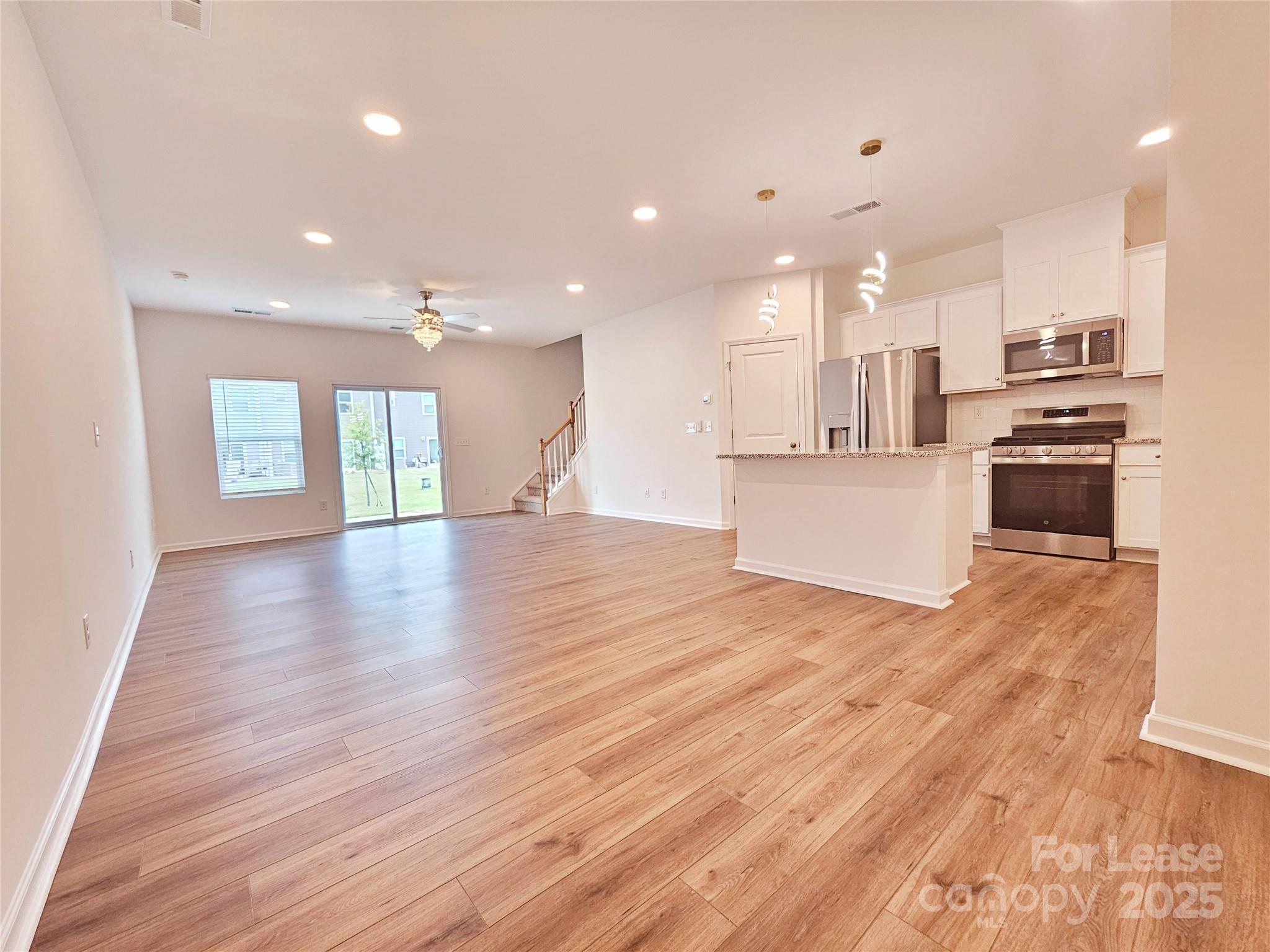 2744 Yeager Drive NW