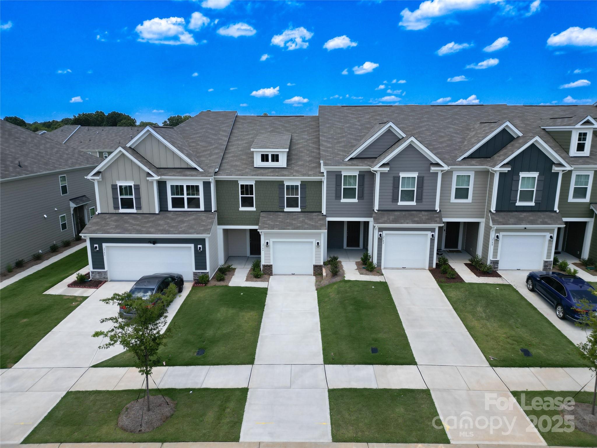 2744 Yeager Drive NW