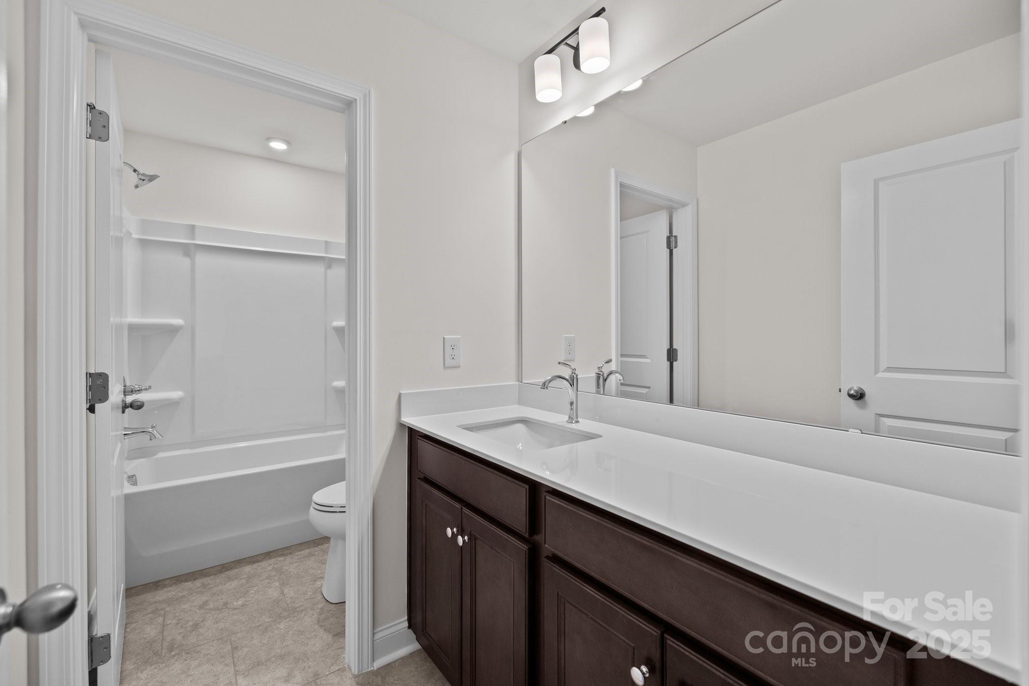 Lakeside Glen - Residential