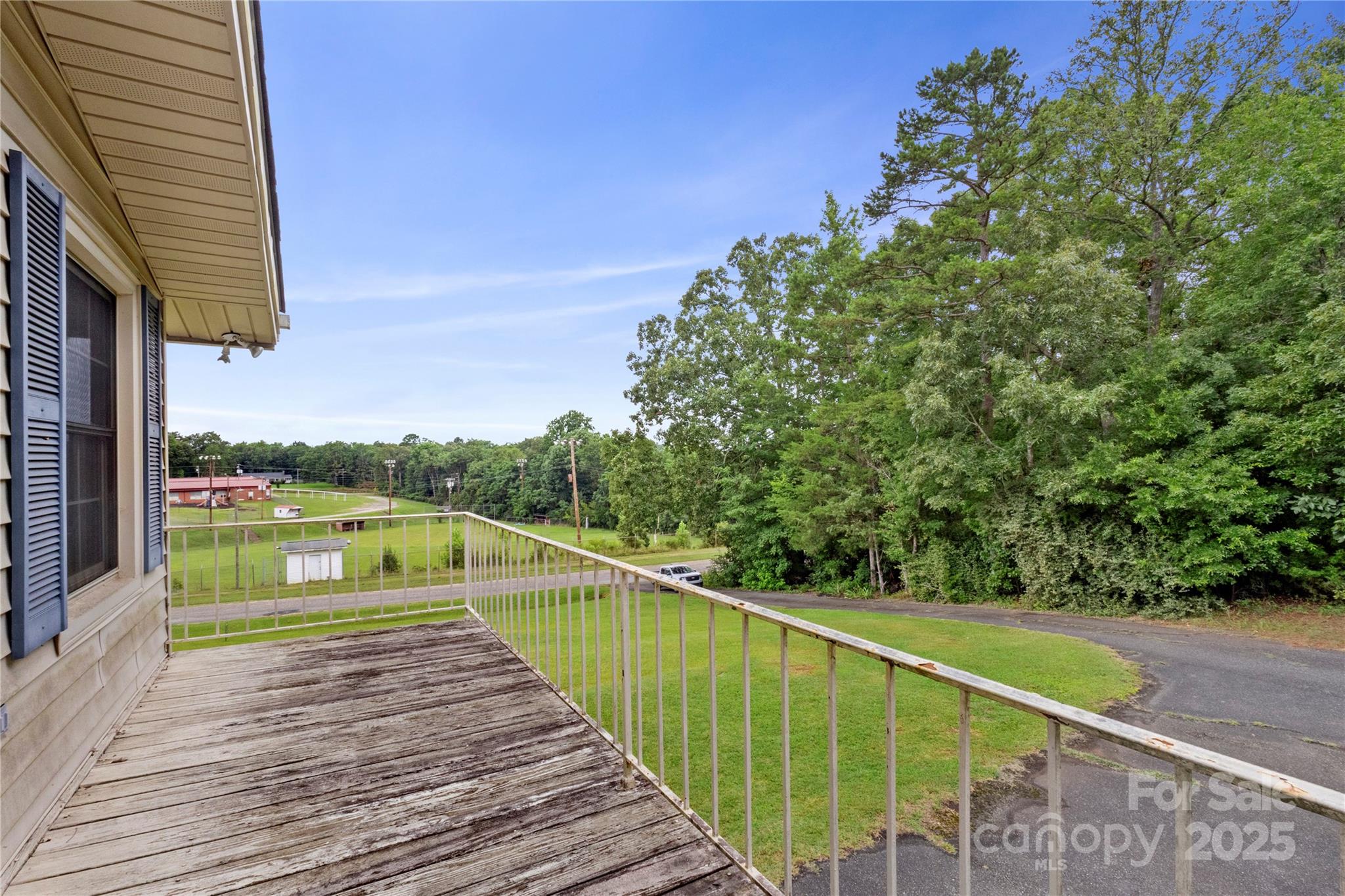 485 Summit Drive