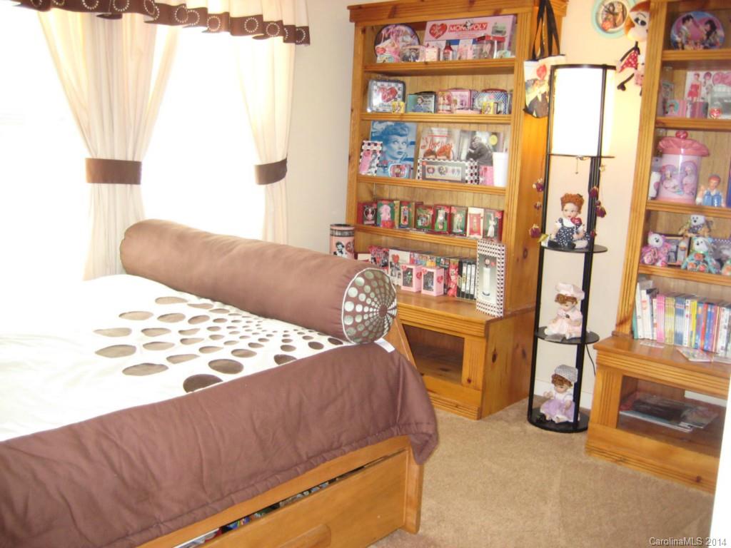 Newport Lakes - Residential