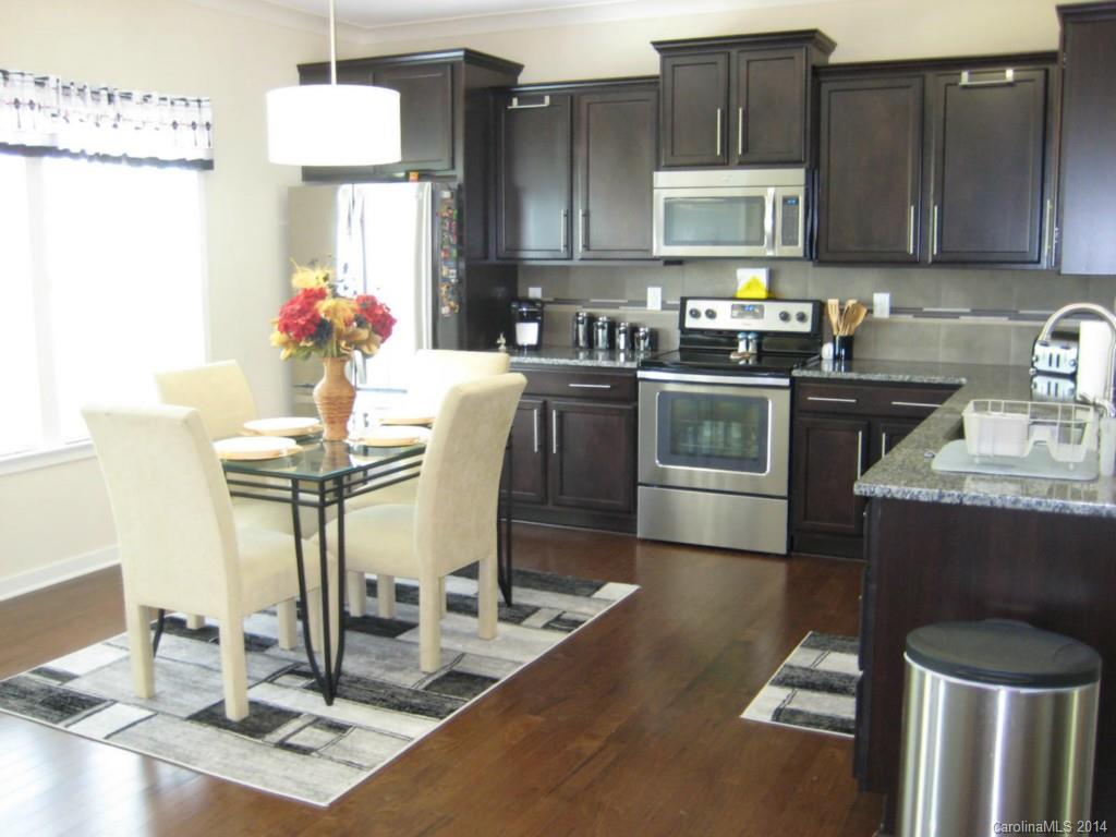 Newport Lakes - Residential