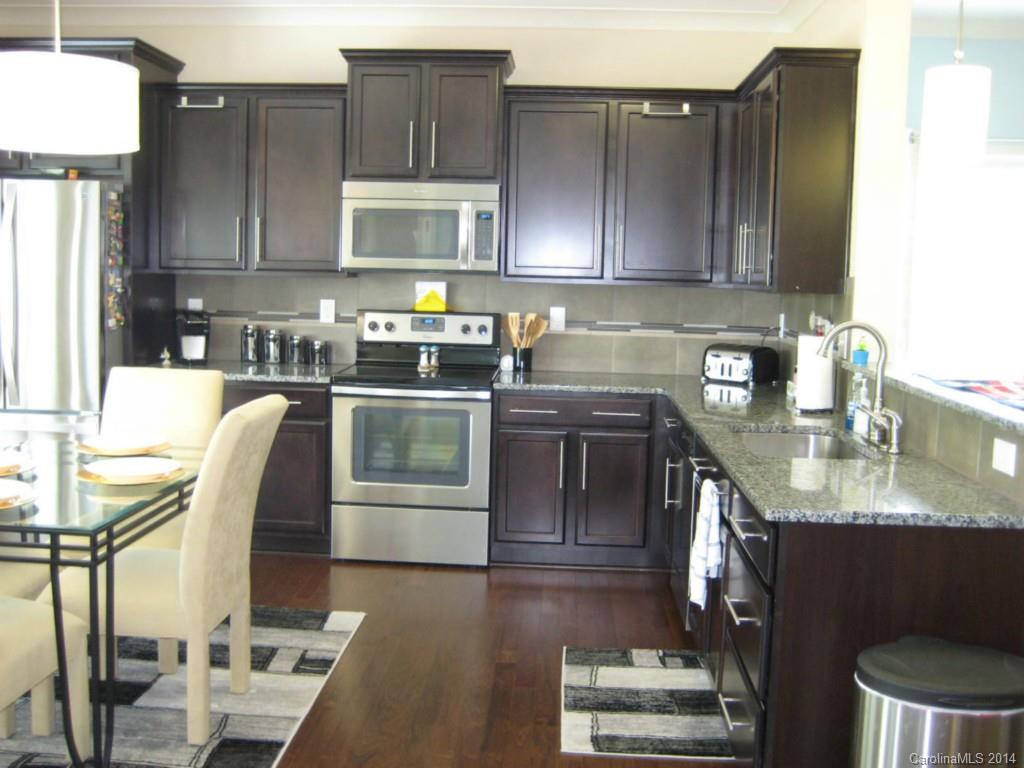 Newport Lakes - Residential