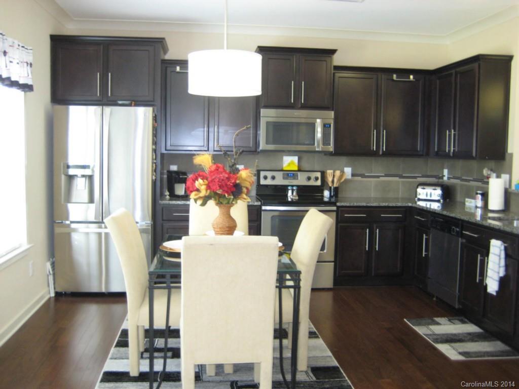 Newport Lakes - Residential