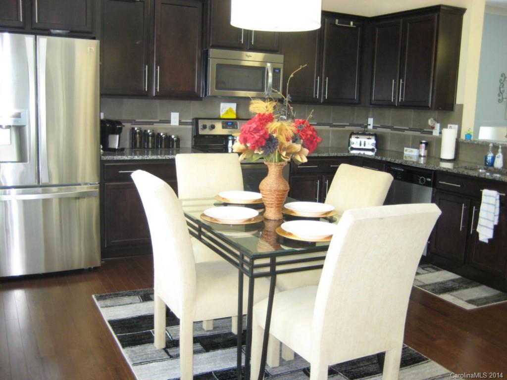 Newport Lakes - Residential