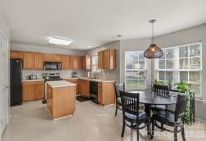 5616 Linda Vista Lane