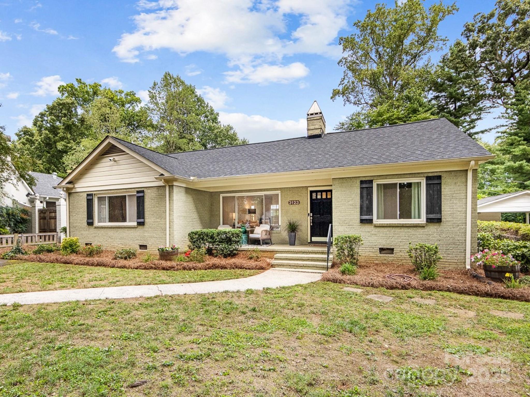 3123 Country Club Drive