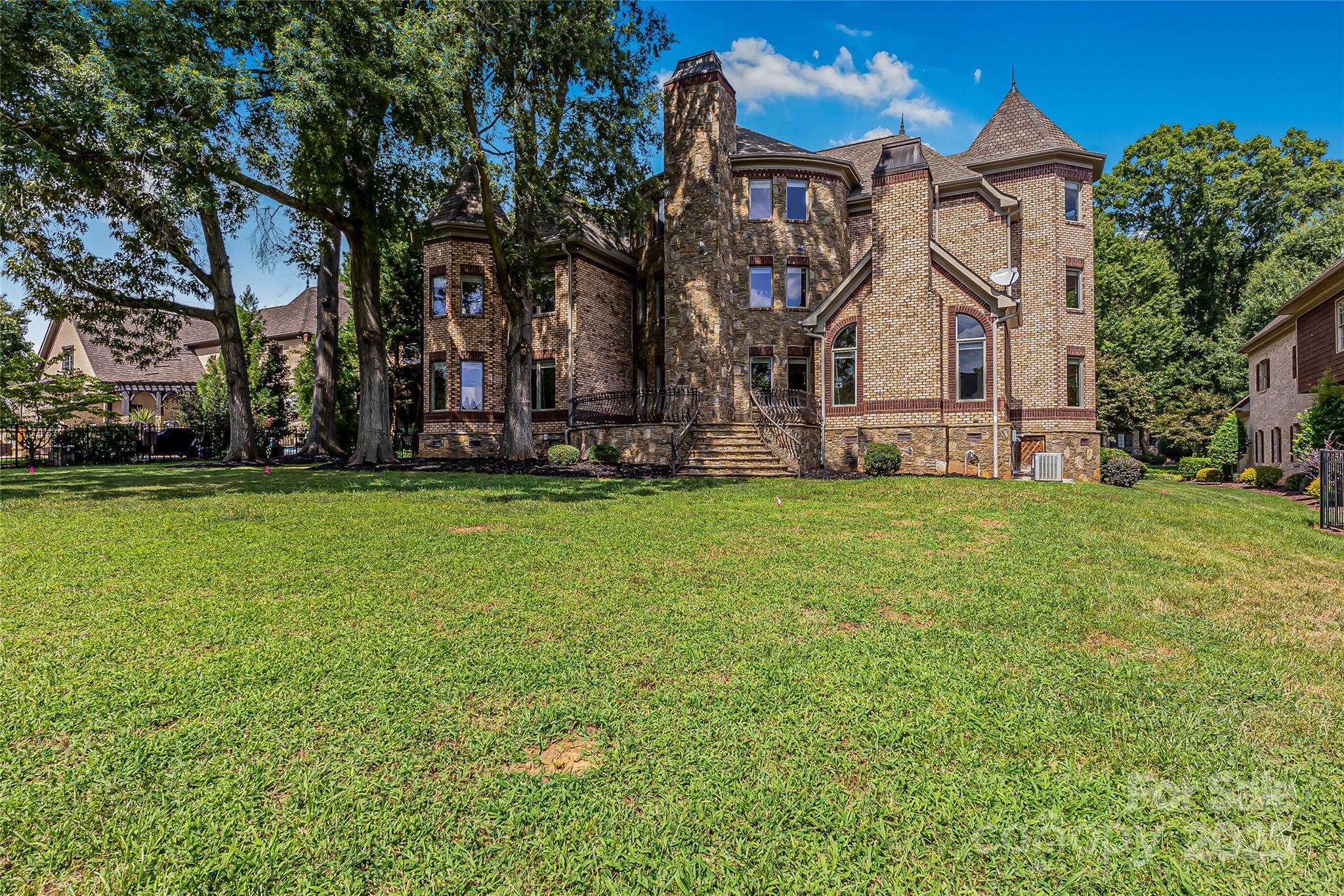 Chatelaine - Residential