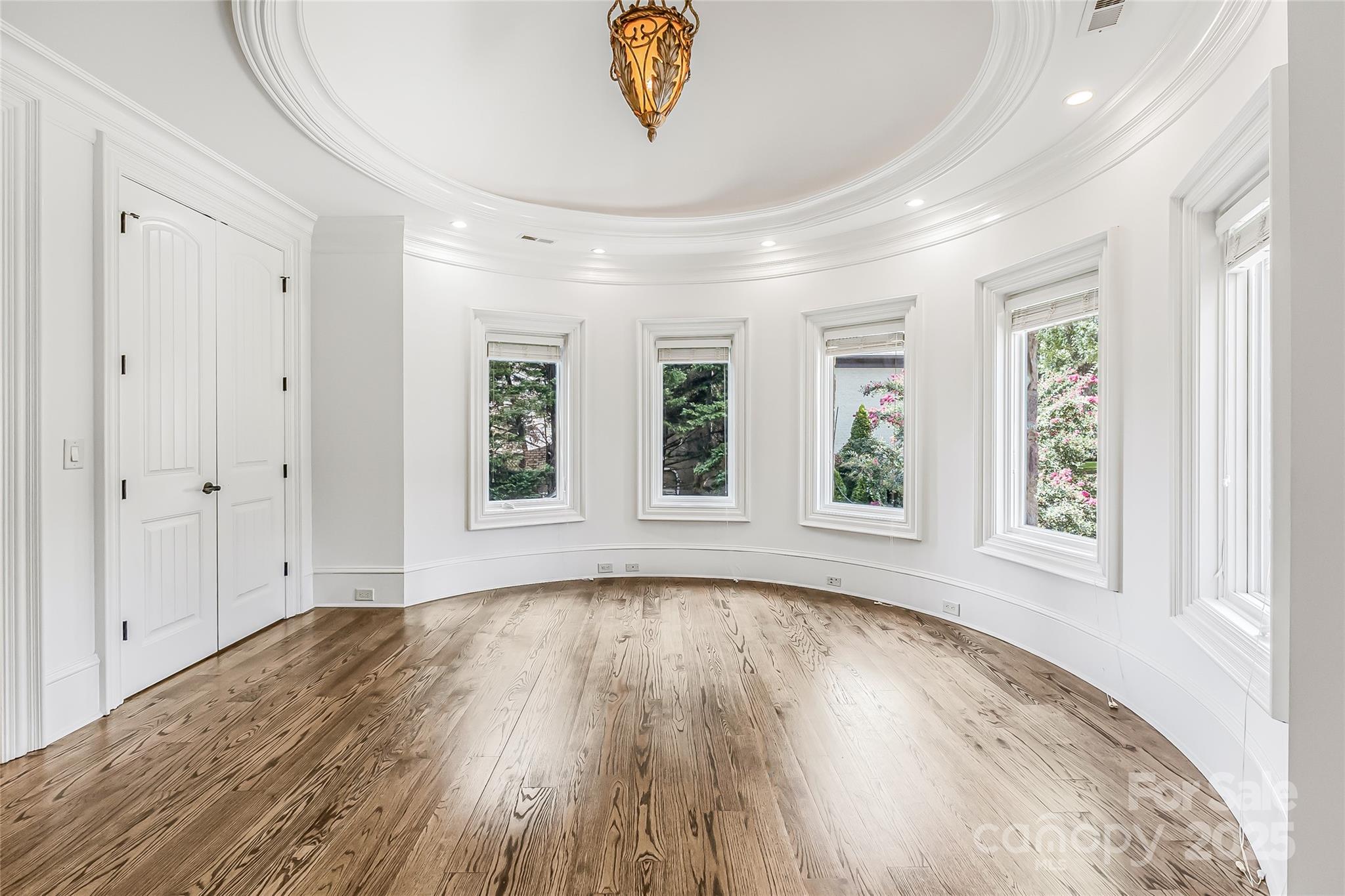 Chatelaine - Residential