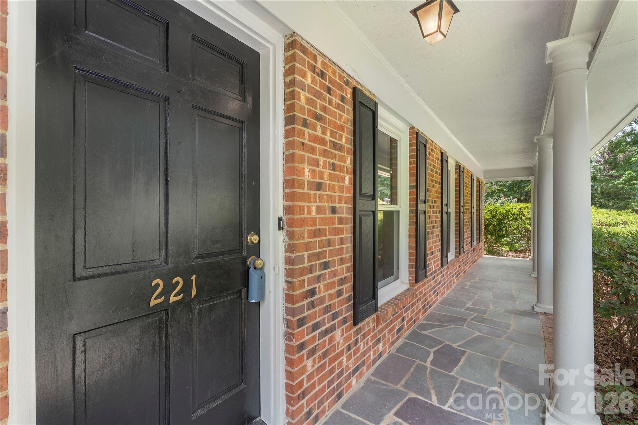 221 Kingsway Circle