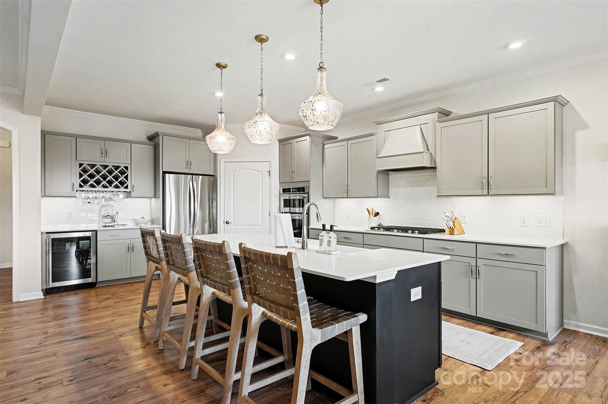 15209 Marymont Avenue