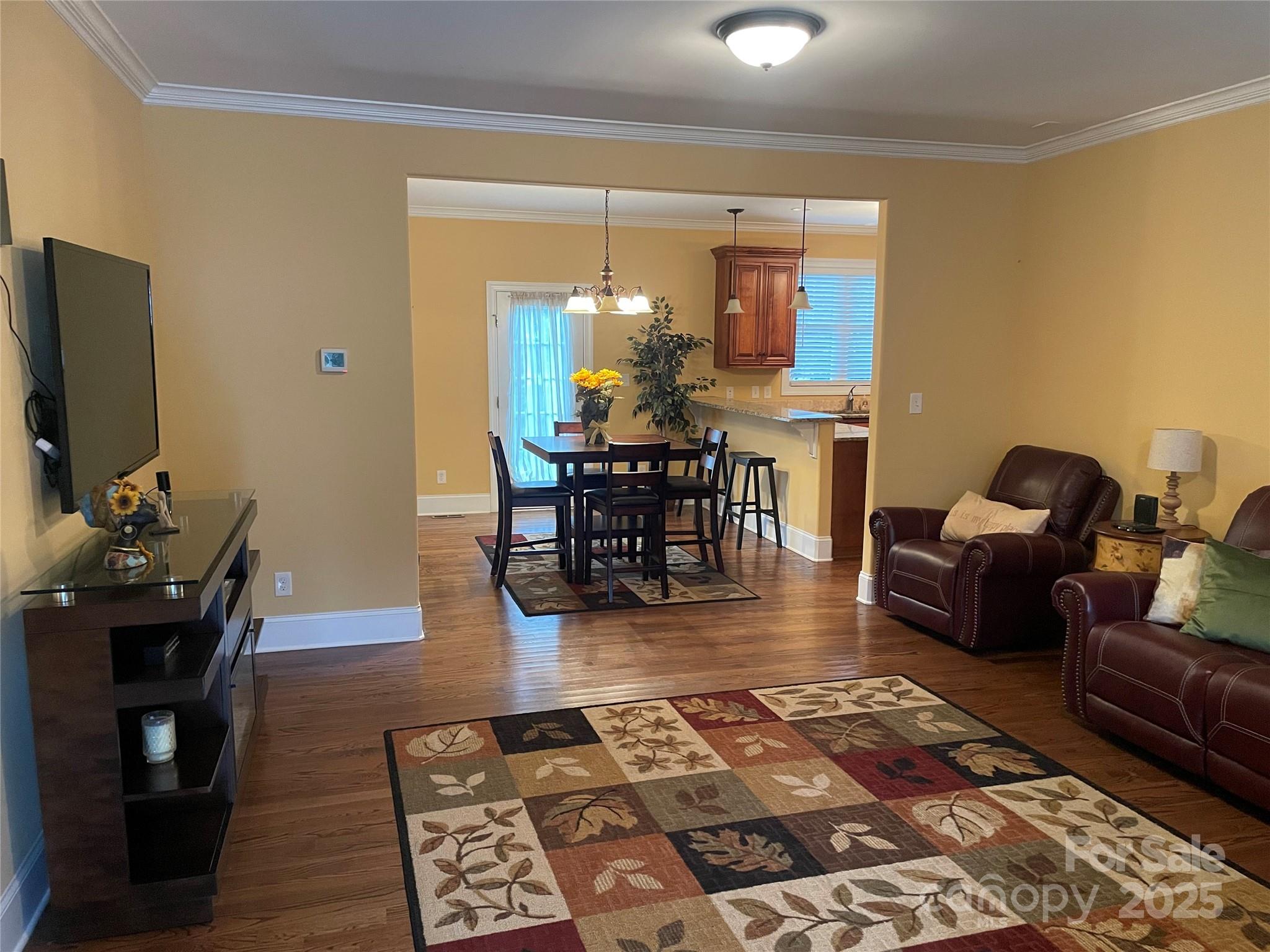 3112 Hollywood Drive