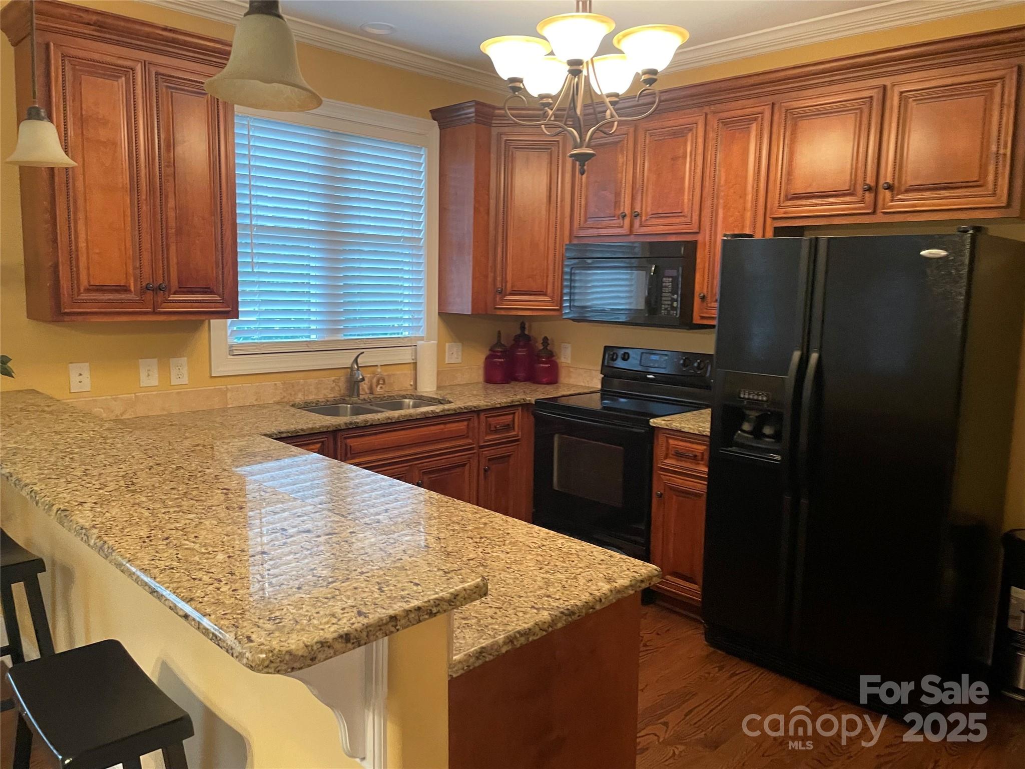 3112 Hollywood Drive